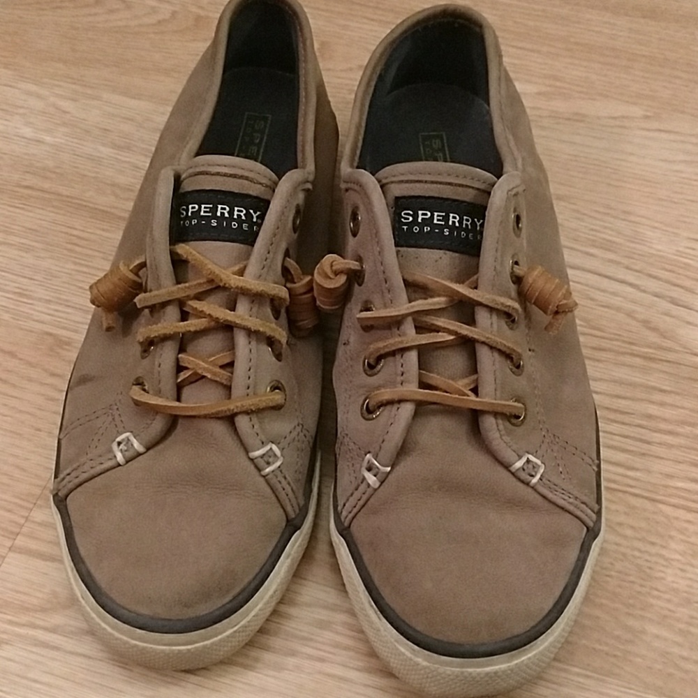 Sperry slip on tennis shoes